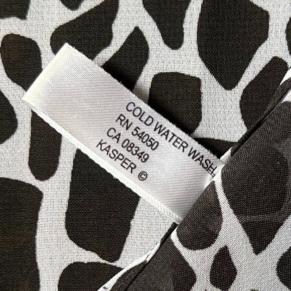 Lot of 4 Scarves: 2 Warm Scarves + 2 Silky Scarves - Picture 6 of 9